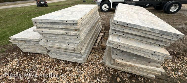 image for item EN5207 Concrete forms