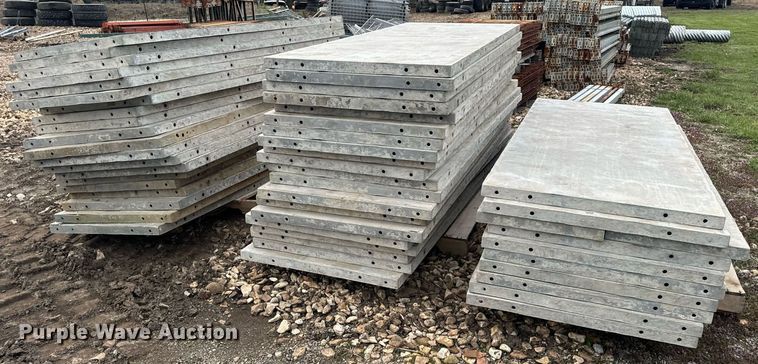 image for item EN5207 Concrete forms