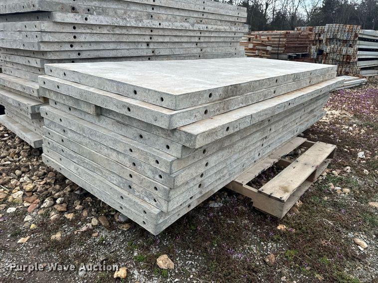 image for item EN5207 Concrete forms