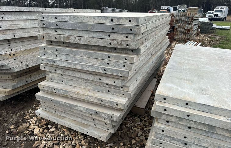 image for item EN5207 Concrete forms