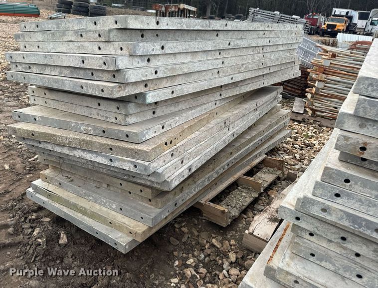 image for item EN5207 Concrete forms