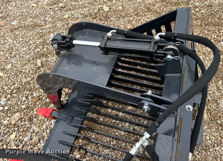 image for item EN5211 Skid steer grapple bucket