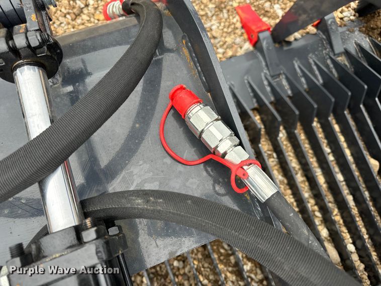 image for item EN5211 Skid steer grapple bucket