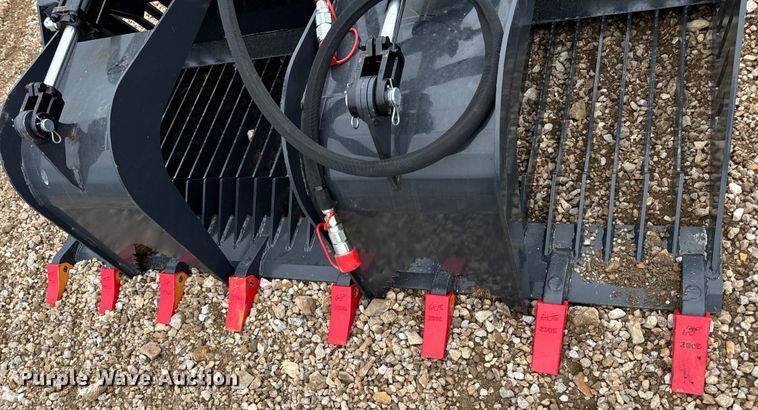 image for item EN5211 Skid steer grapple bucket