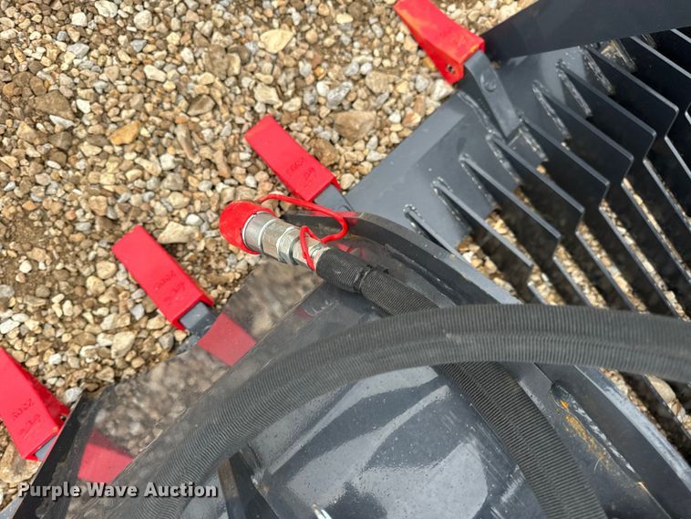 image for item EN5211 Skid steer grapple bucket