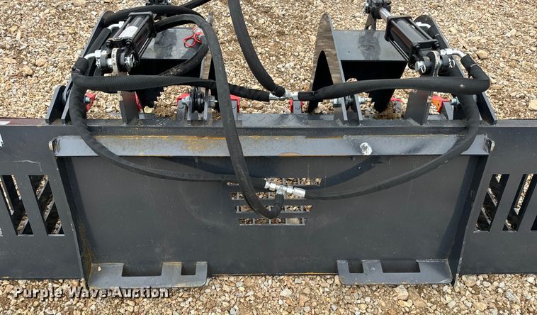 image for item EN5211 Skid steer grapple bucket