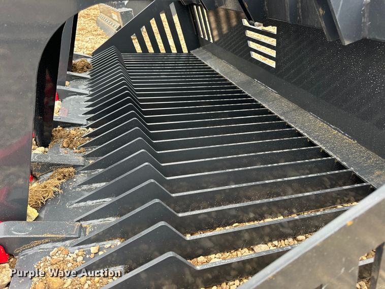 image for item EN5211 Skid steer grapple bucket