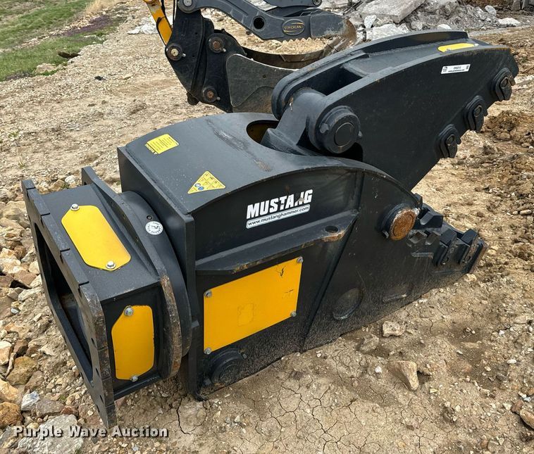 image for item EN5213 2024 Mustang RH20 hydraulic pulverizer