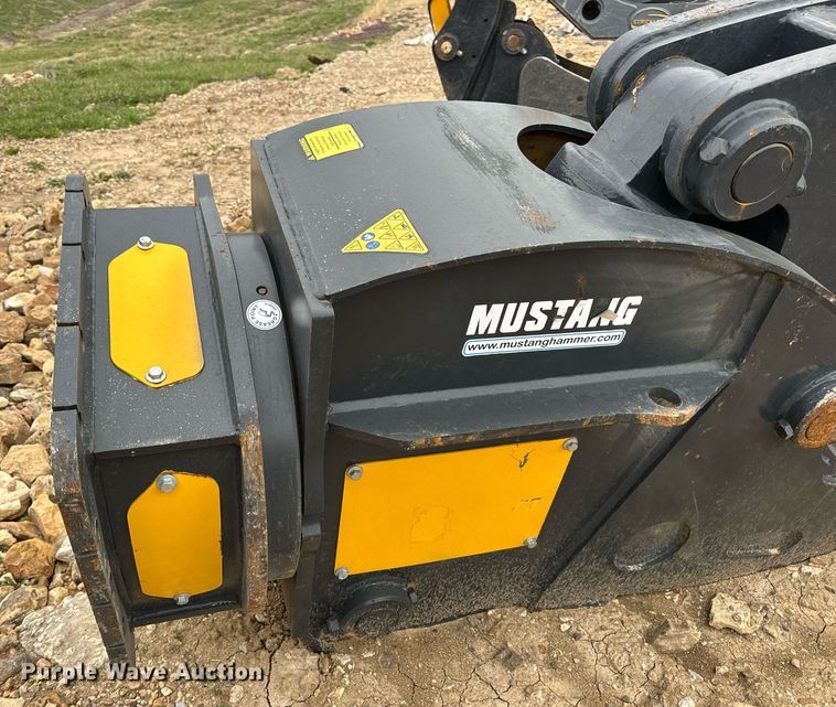 image for item EN5213 2024 Mustang RH20 hydraulic pulverizer