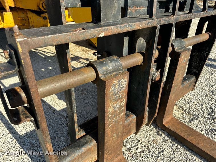 image for item EN5231 2004 JCB 508C telehandler