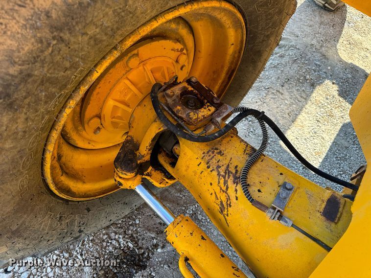 image for item EN5231 2004 JCB 508C telehandler