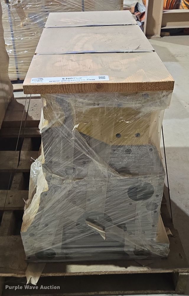 image for item EN8792 Caterpillar  3304 engine block