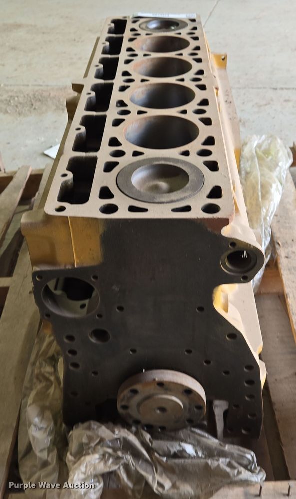 image for item EN8798 Caterpillar 3116 engine block