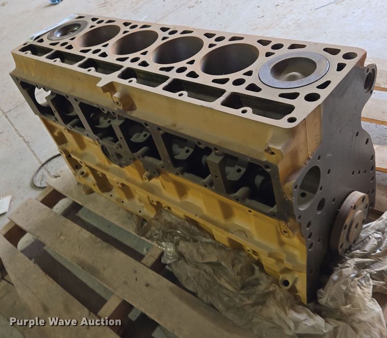 image for item EN8798 Caterpillar 3116 engine block