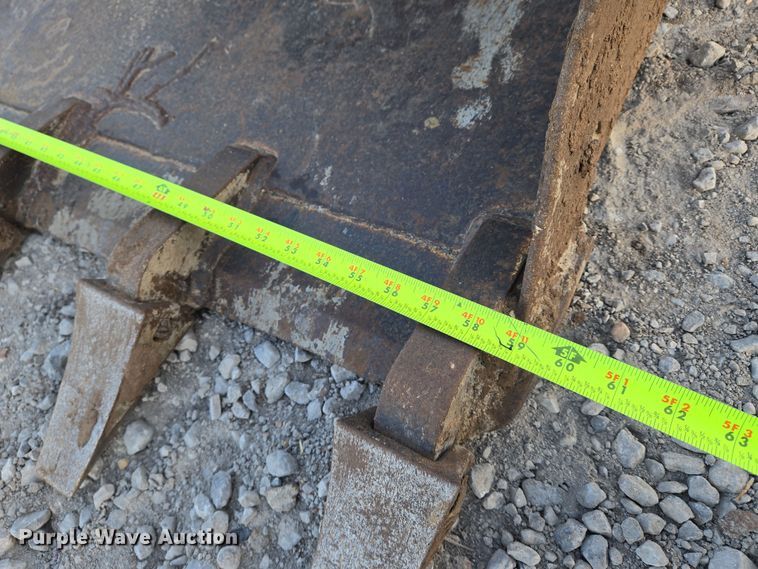 image for item EN8808 2017 John Deere 320E skid steer loader