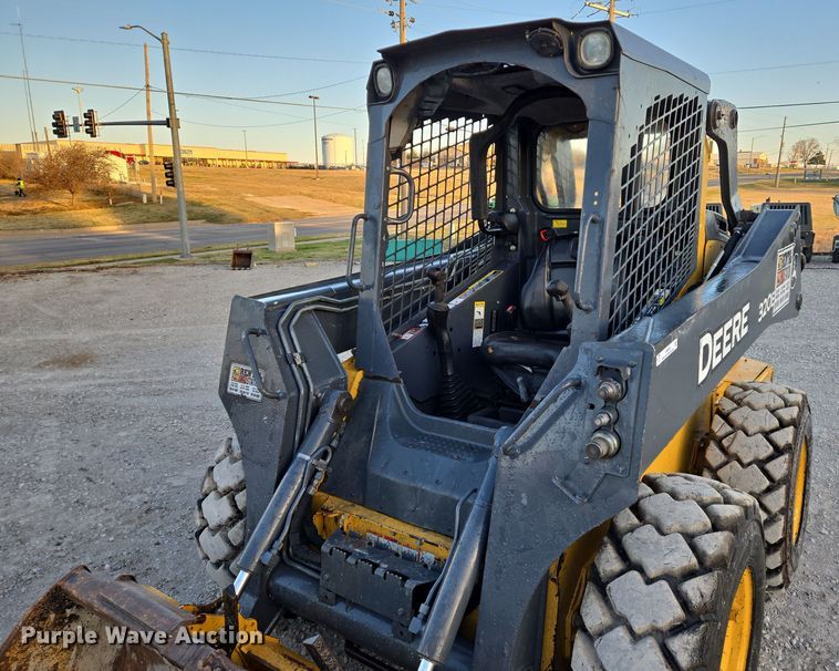 image for item EN8808 2017 John Deere 320E skid steer loader