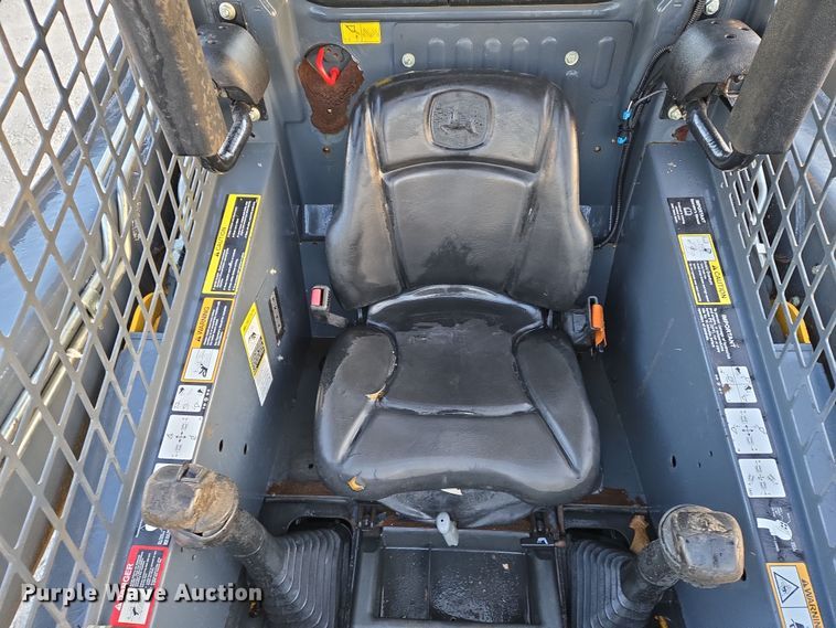 image for item EN8808 2017 John Deere 320E skid steer loader