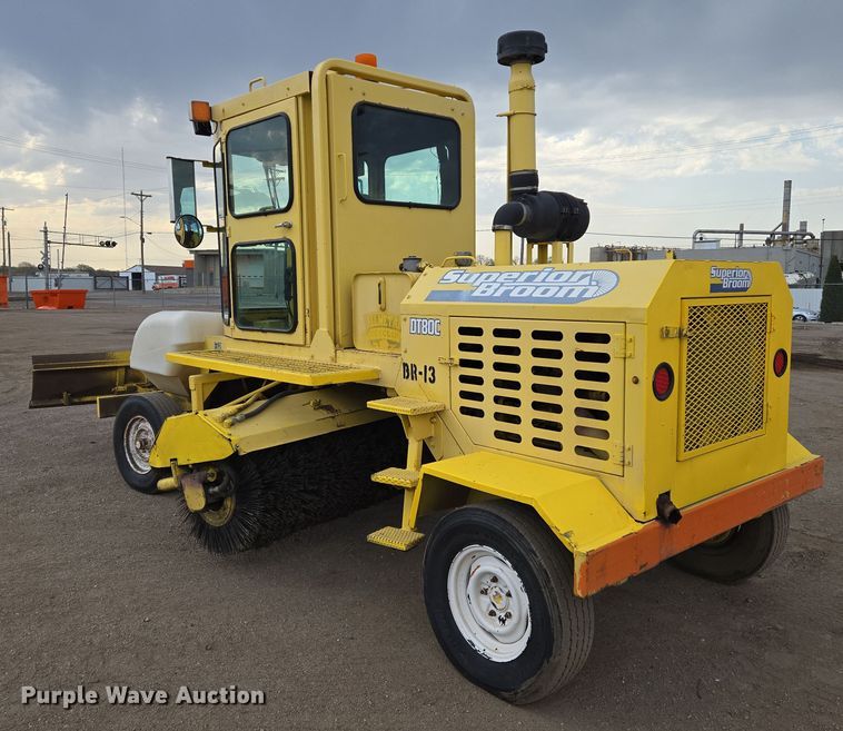 image for item EN8853 2004 Superior Broom DT80 broom