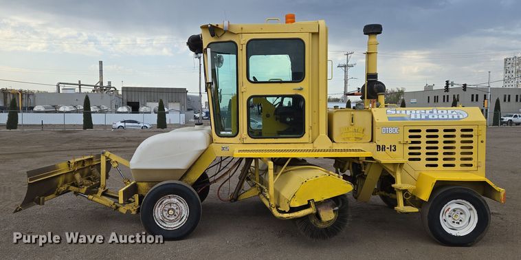 image for item EN8853 2004 Superior Broom DT80 broom