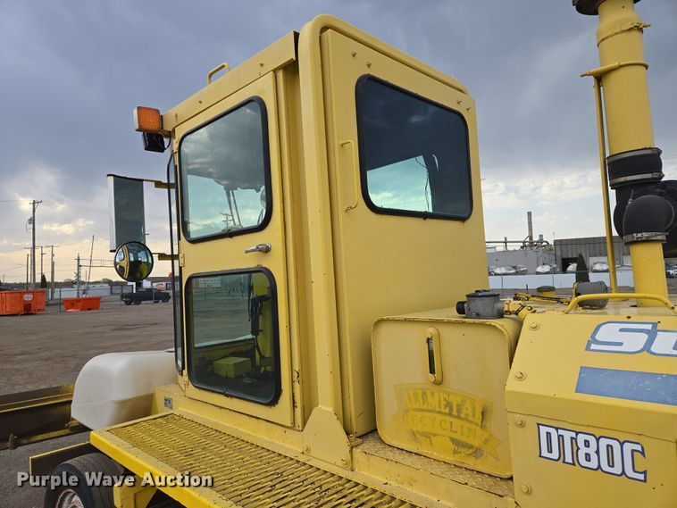 image for item EN8853 2004 Superior Broom DT80 broom