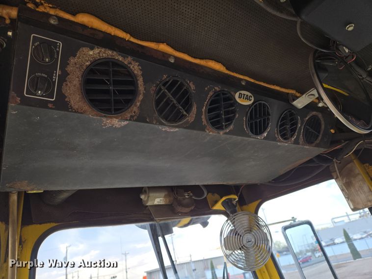 image for item EN8853 2004 Superior Broom DT80 broom