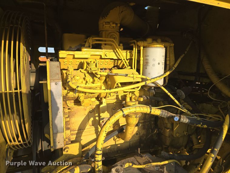 image for item EN8853 2004 Superior Broom DT80 broom