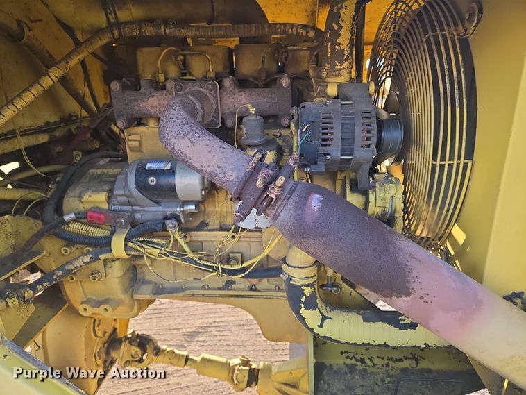 image for item EN8853 2004 Superior Broom DT80 broom