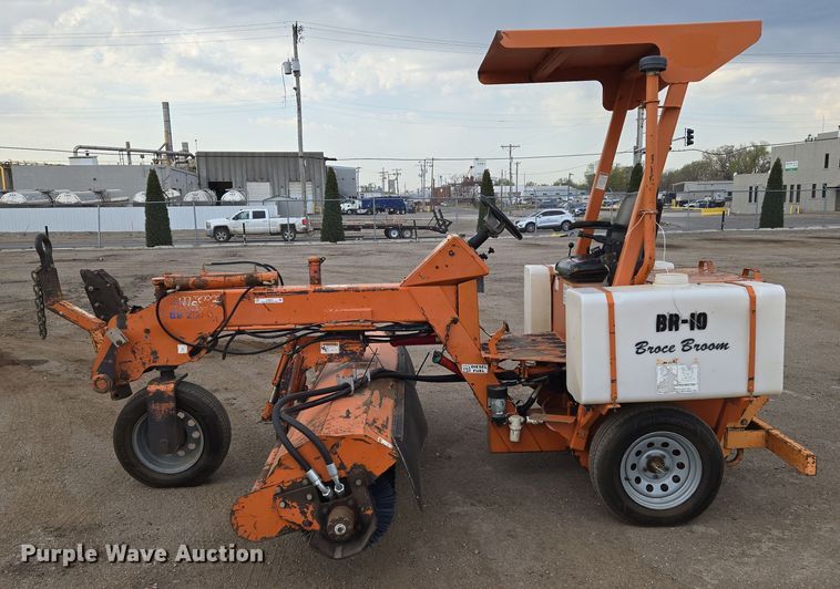 image for item EN8854 2001 Broce BB 250-B broom