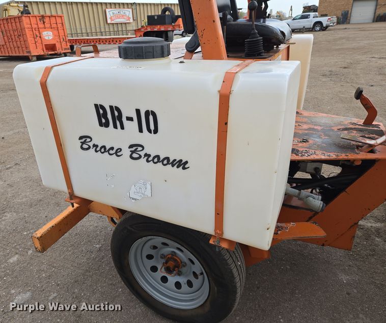 image for item EN8854 2001 Broce BB 250-B broom