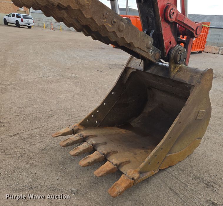 image for item EN8856 2018 Link-Belt 210X4 excavator
