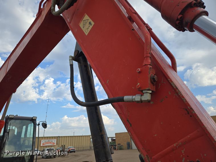 image for item EN8856 2018 Link-Belt 210X4 excavator