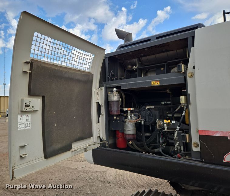 image for item EN8856 2018 Link-Belt 210X4 excavator