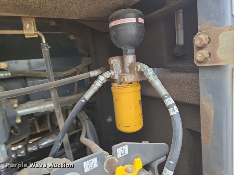 image for item EN8856 2018 Link-Belt 210X4 excavator