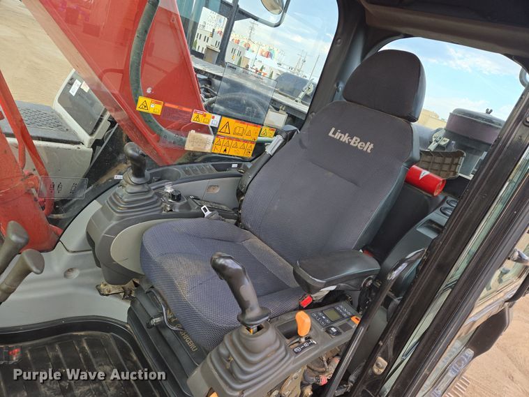 image for item EN8856 2018 Link-Belt 210X4 excavator