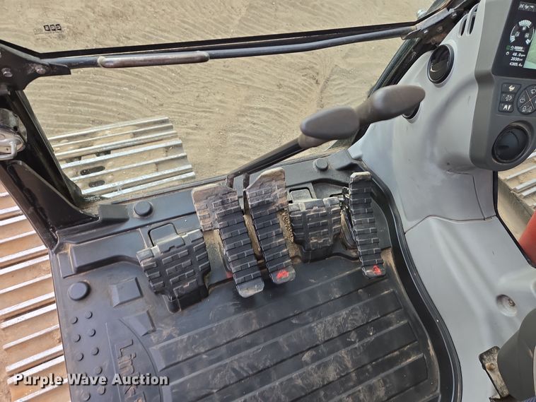 image for item EN8856 2018 Link-Belt 210X4 excavator