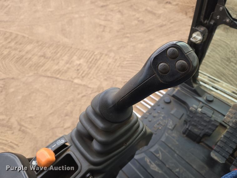 image for item EN8856 2018 Link-Belt 210X4 excavator