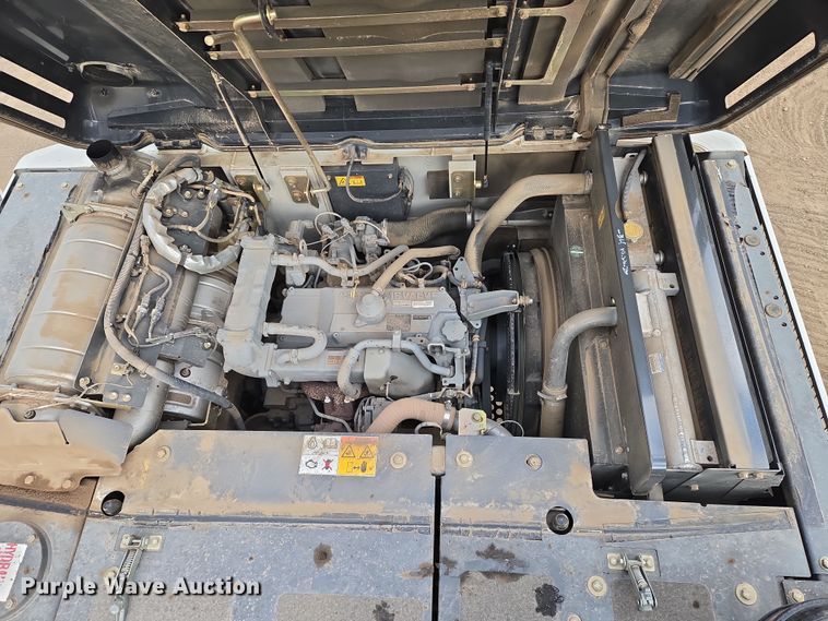 image for item EN8856 2018 Link-Belt 210X4 excavator