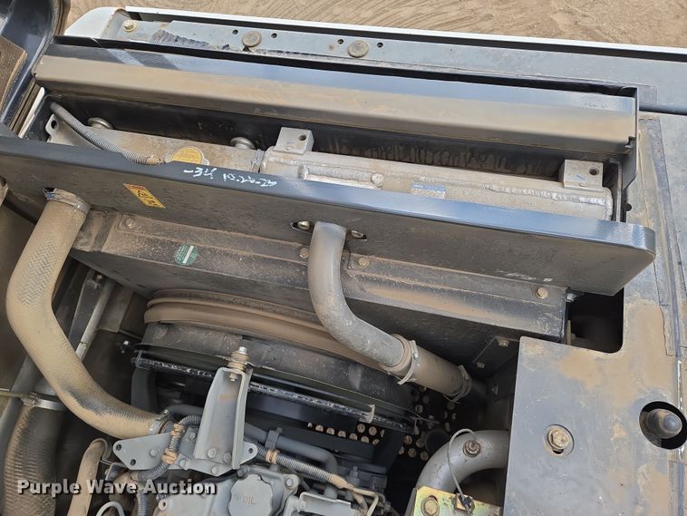 image for item EN8856 2018 Link-Belt 210X4 excavator