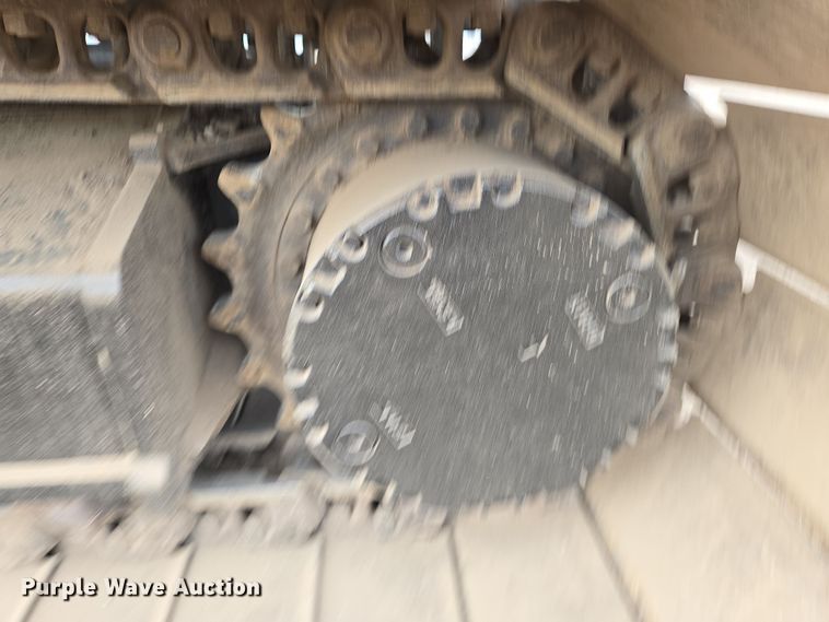 image for item EN8856 2018 Link-Belt 210X4 excavator