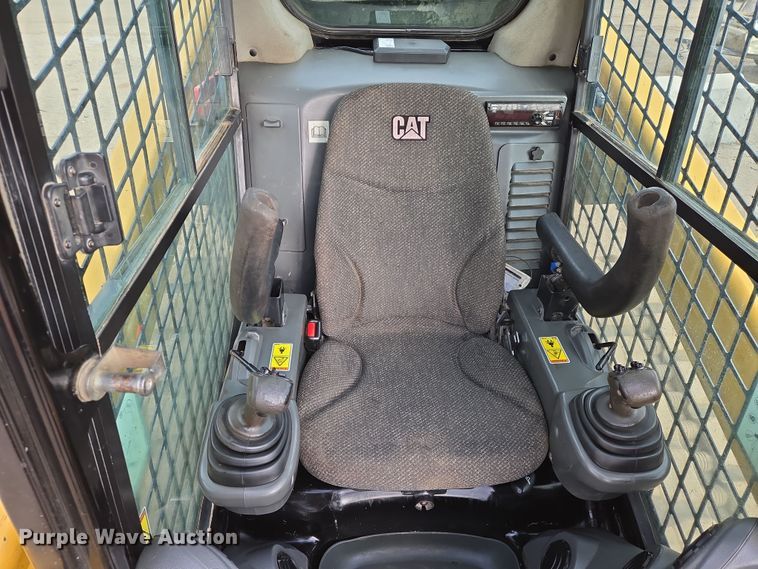 image for item EN8857 2017 Caterpillar 299D2 XHP tracked skid steer loader