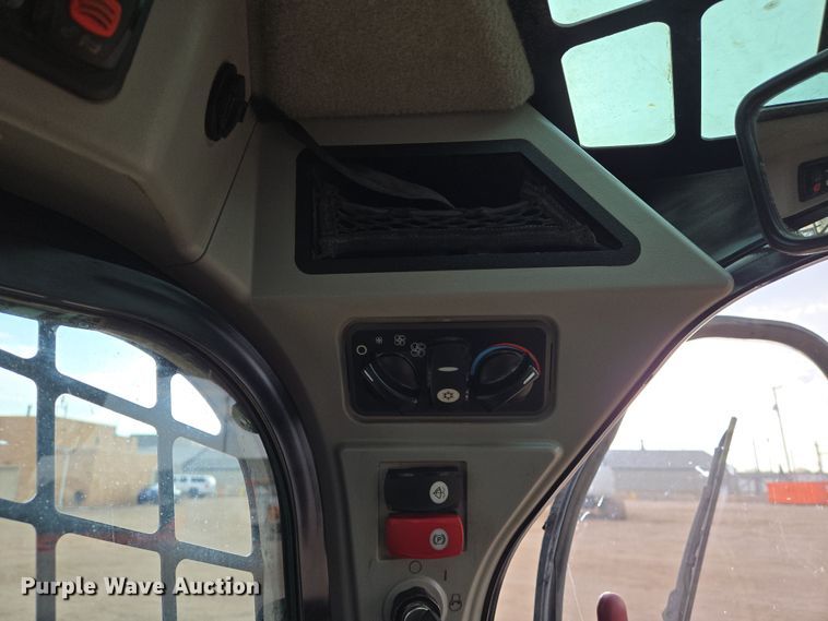 image for item EN8857 2017 Caterpillar 299D2 XHP tracked skid steer loader