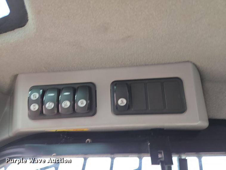 image for item EN8857 2017 Caterpillar 299D2 XHP tracked skid steer loader