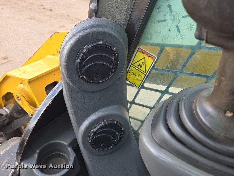 image for item EN8857 2017 Caterpillar 299D2 XHP tracked skid steer loader