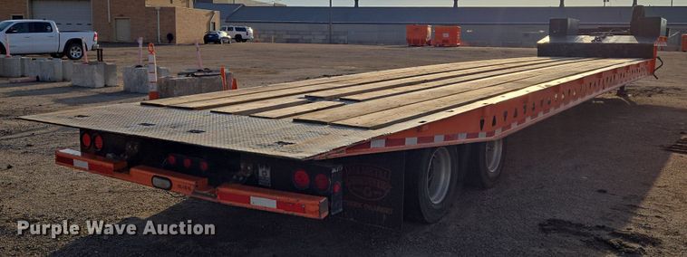 image for item EN8858 2009 Trail King TK70SA-532 equipment trailer