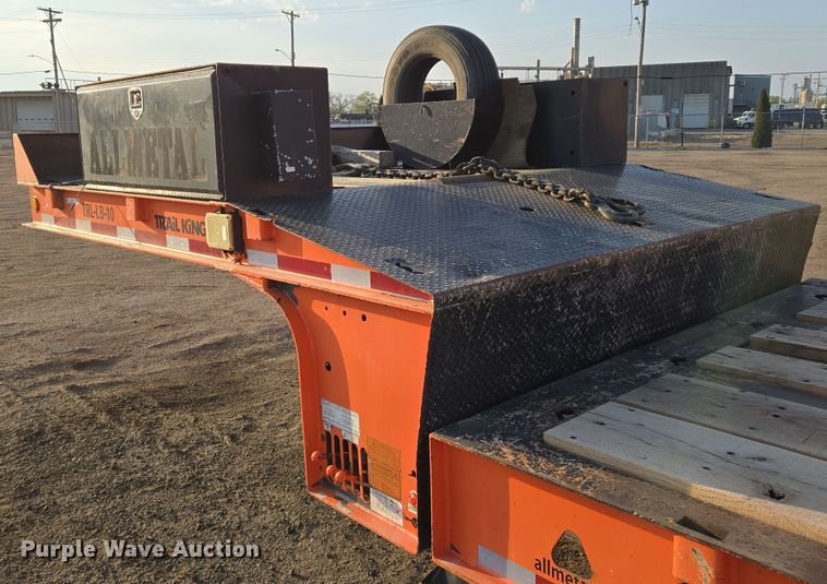 image for item EN8858 2009 Trail King TK70SA-532 equipment trailer