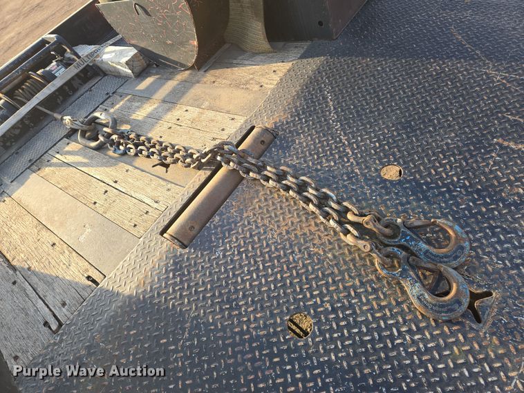 image for item EN8858 2009 Trail King TK70SA-532 equipment trailer