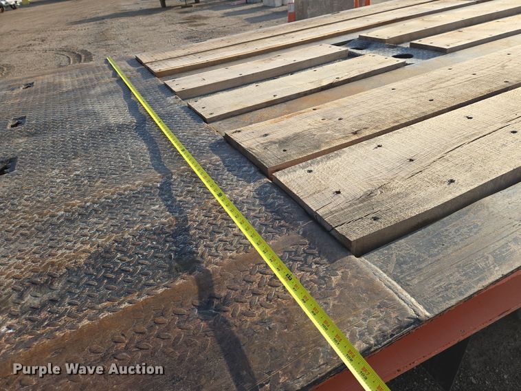 image for item EN8858 2009 Trail King TK70SA-532 equipment trailer