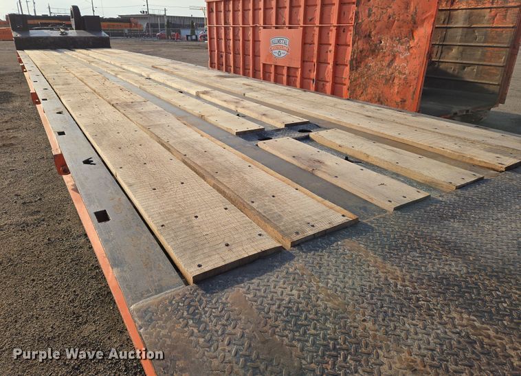 image for item EN8858 2009 Trail King TK70SA-532 equipment trailer