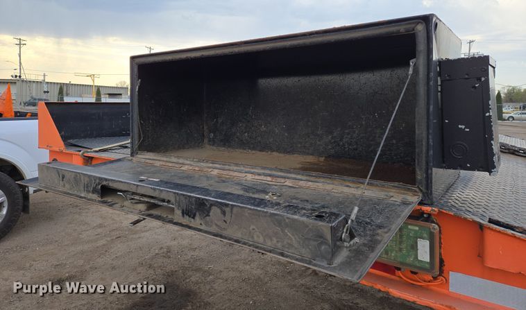 image for item EN8858 2009 Trail King TK70SA-532 equipment trailer
