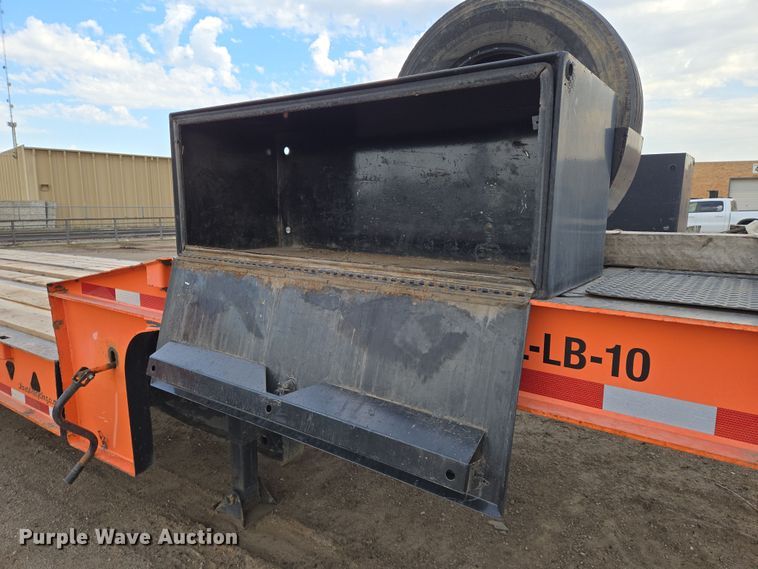 image for item EN8858 2009 Trail King TK70SA-532 equipment trailer